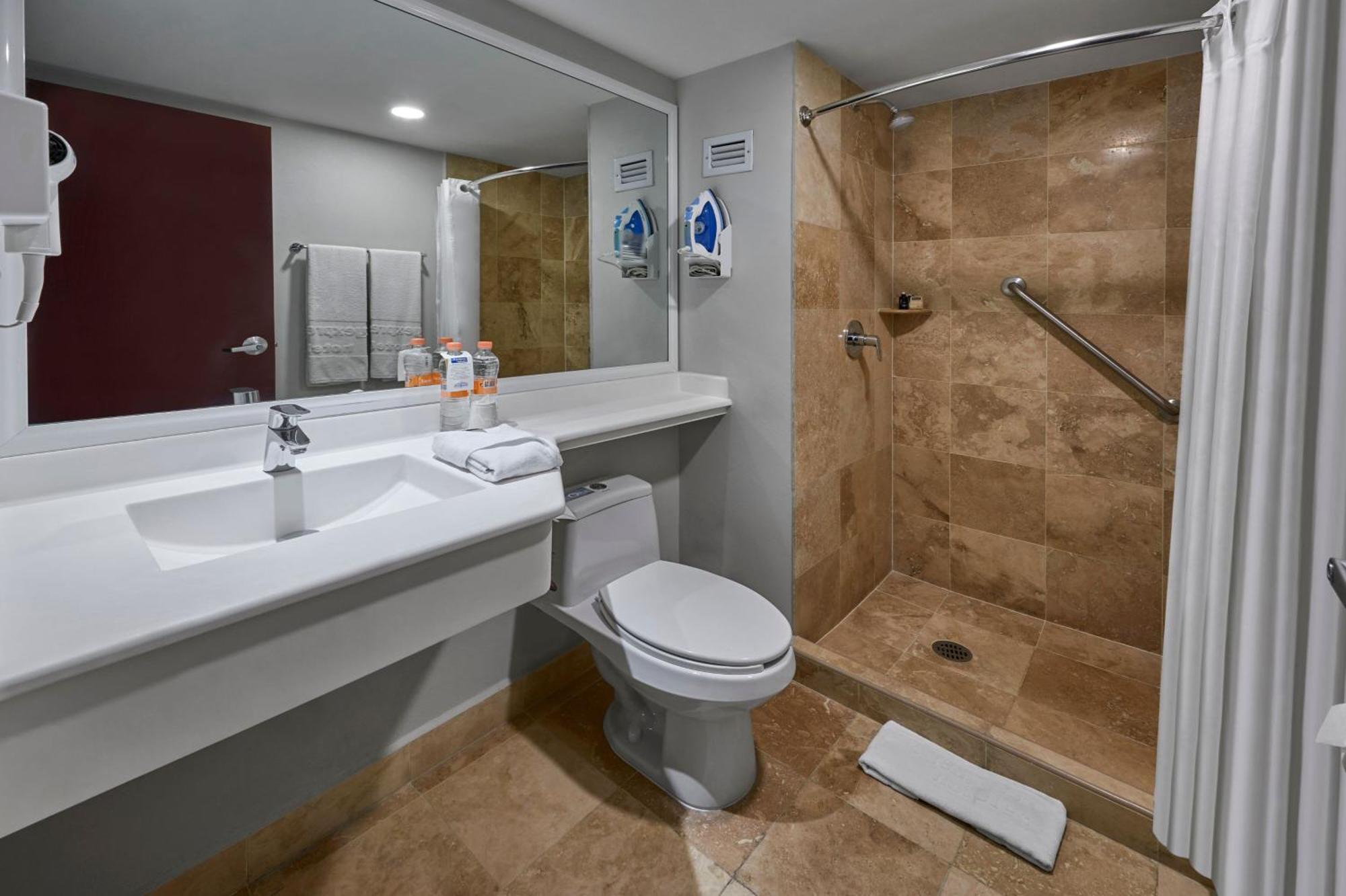 City Express Plus By Marriott Leon Centro De Convenciones Dış mekan fotoğraf