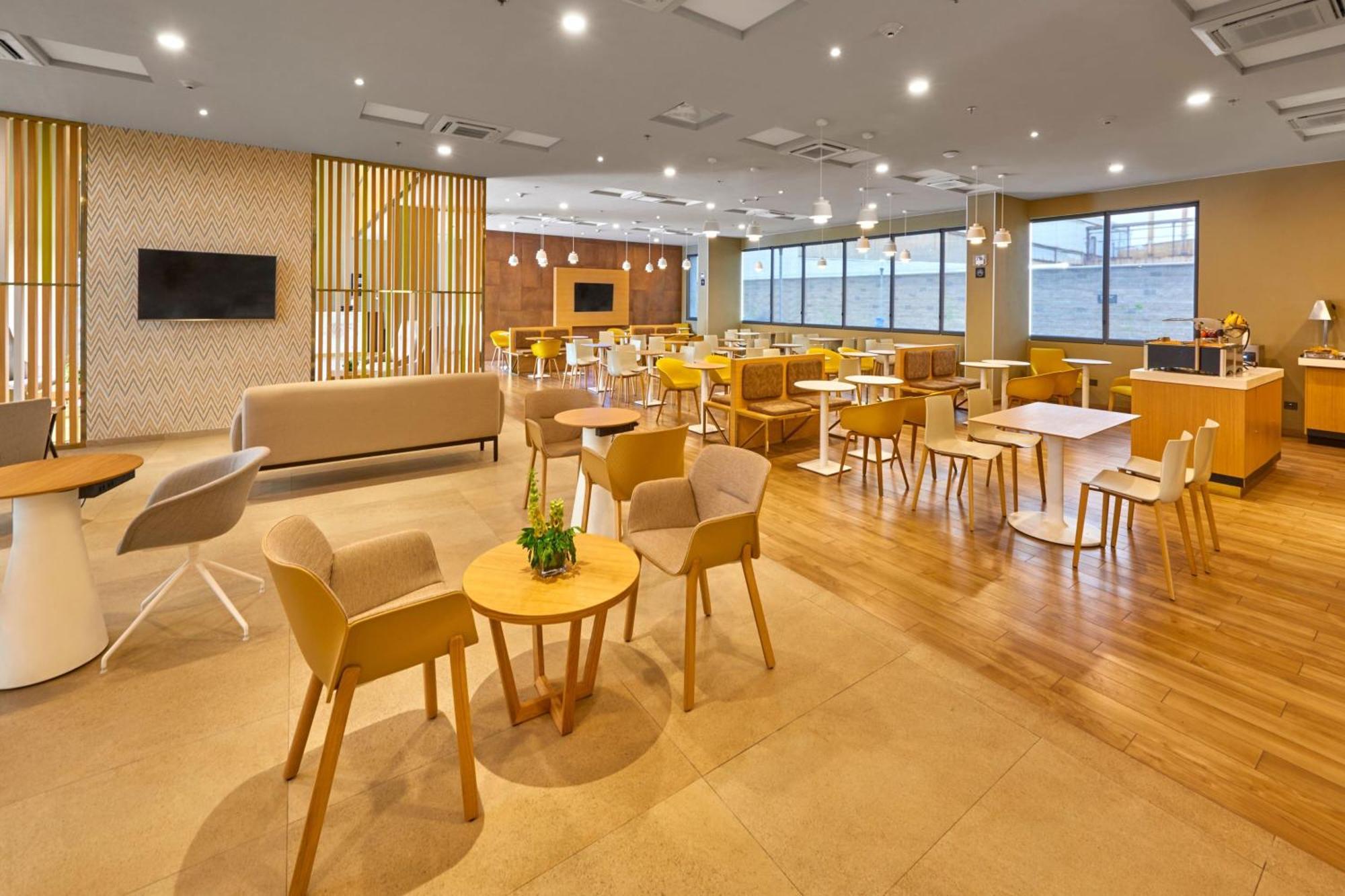 City Express Plus By Marriott Leon Centro De Convenciones Dış mekan fotoğraf